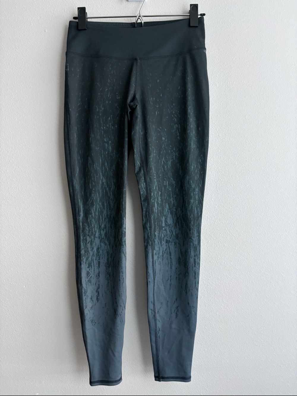 Hylete Black Ombre Patterned Leggings - Women’s Small